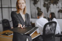 İnsan Kaynakları & Eğitim